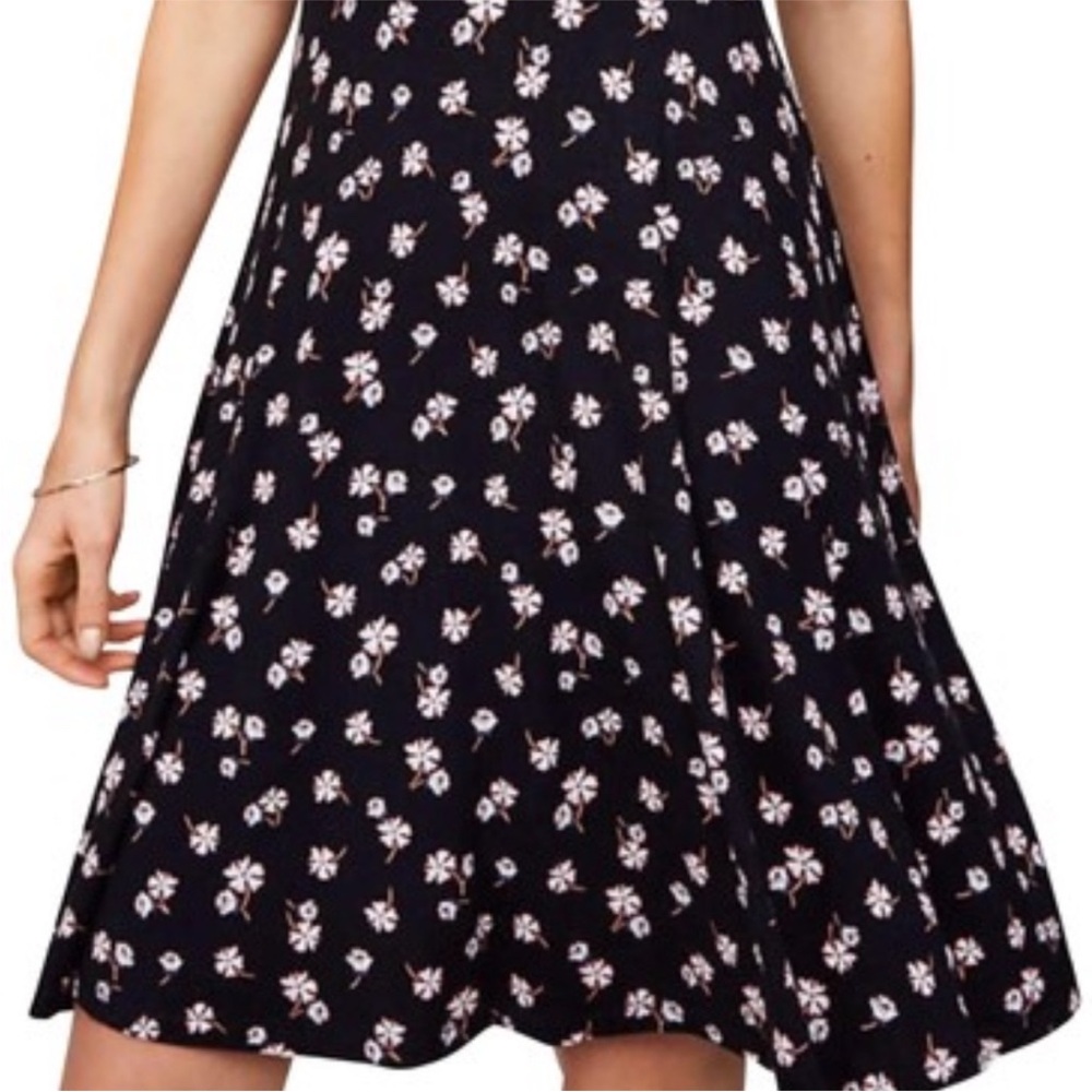 LOFT Floral Border V-Neck Wrap Dress Size 6P - Picture 2 of 6